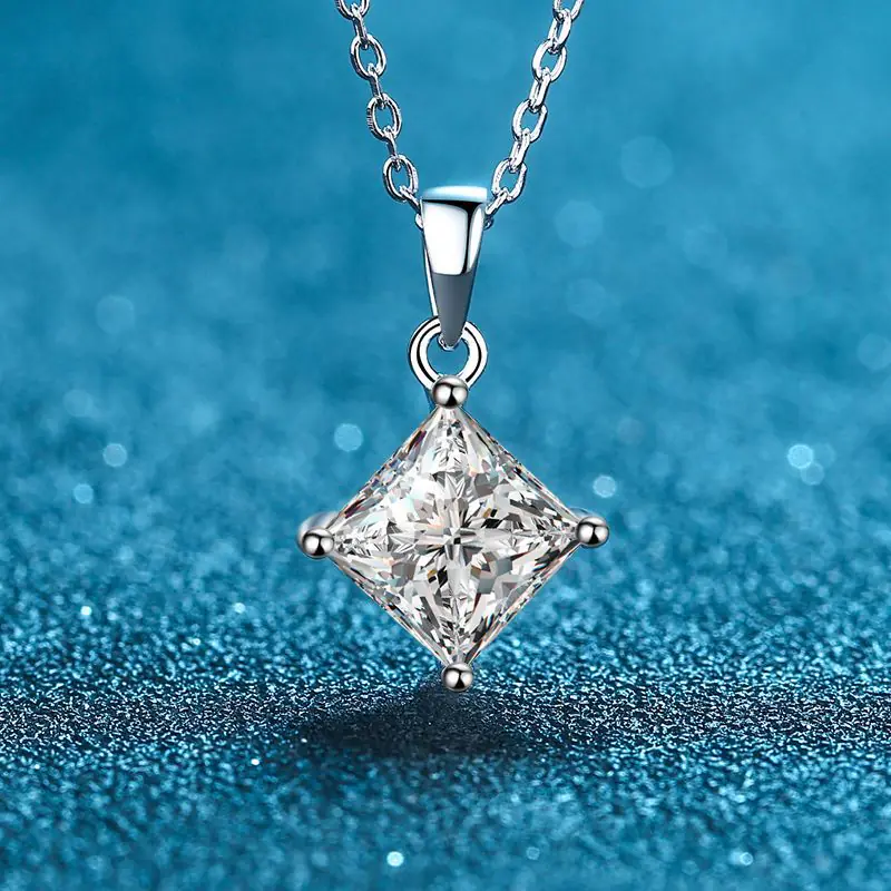 Classic S925 Silver 1ct Princess Cut Moissanite Pendant OEM