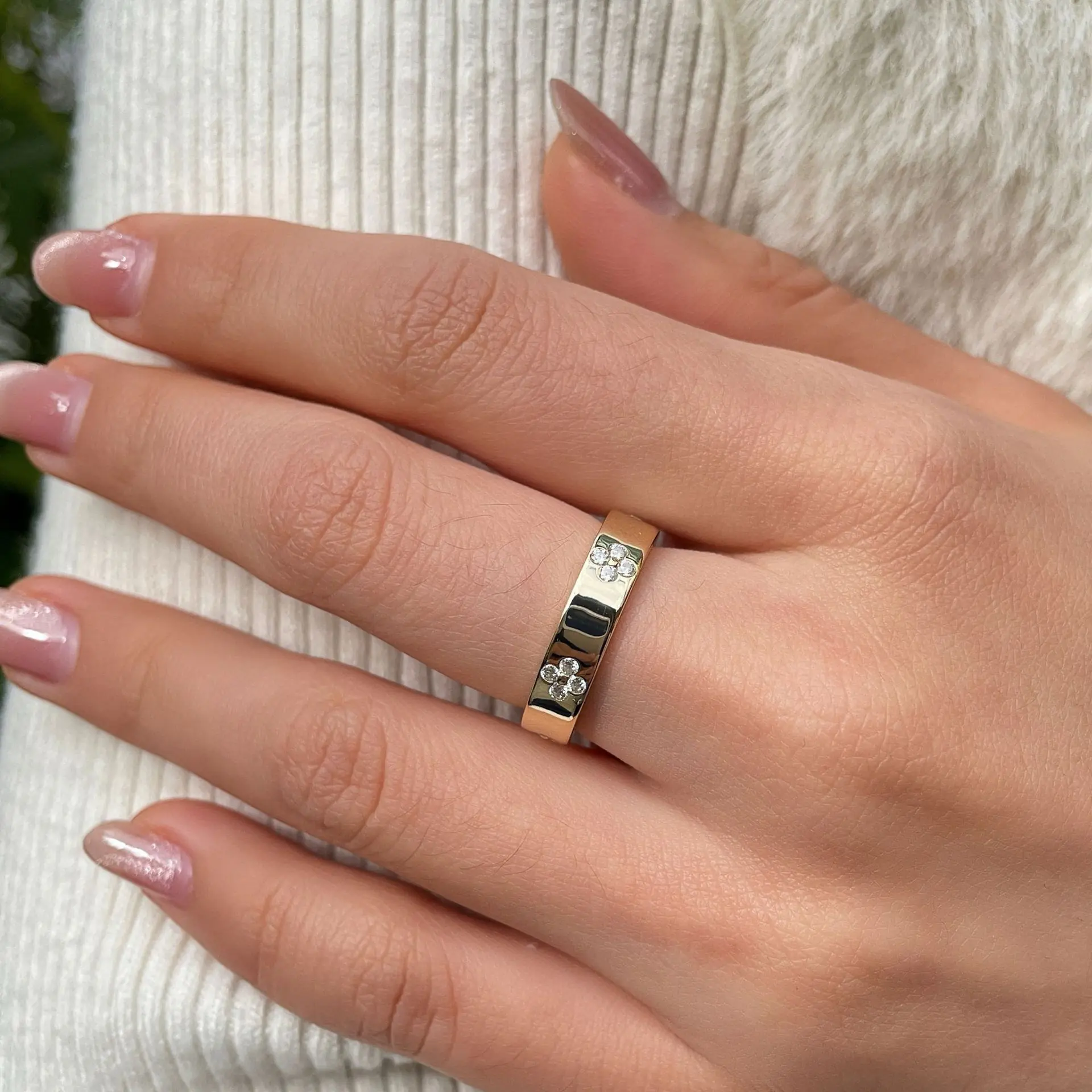Hot-Selling 925 Silver VVS Moissanite Clover Band Ring Manufacturer