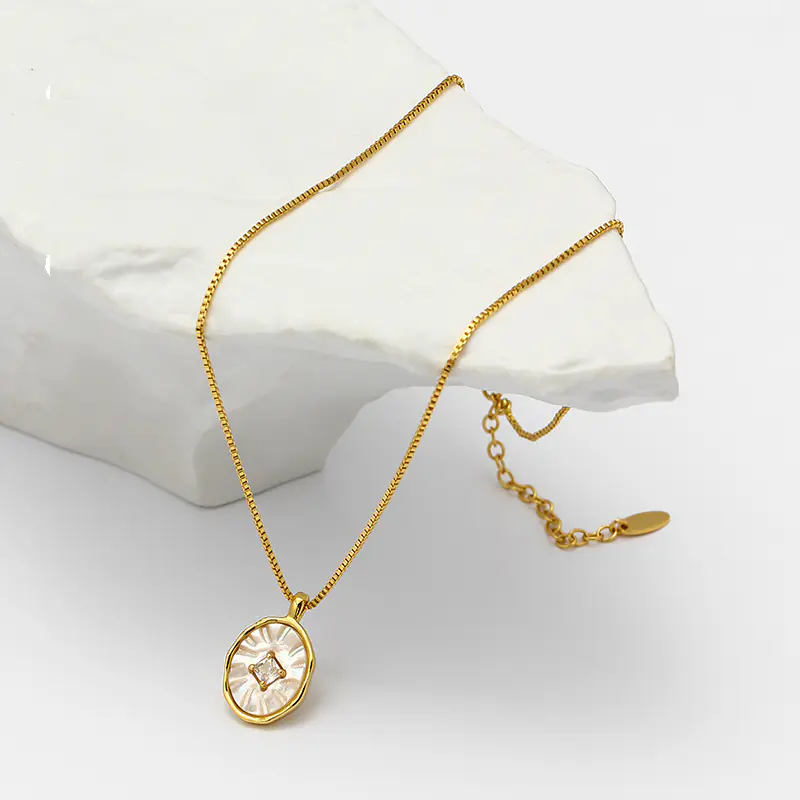 Trendy 18K Gold Brass Shell CZ Pendant Wholesale